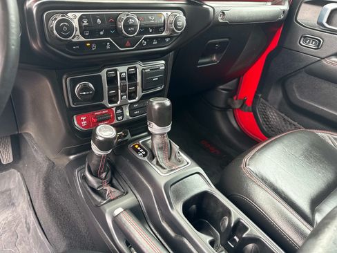 Certified 2021 Jeep Gladiator Rubicon AWD/4WD image 28