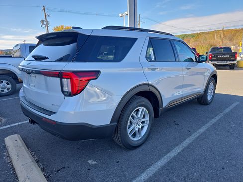New 2026 Ford Explorer Active image 3