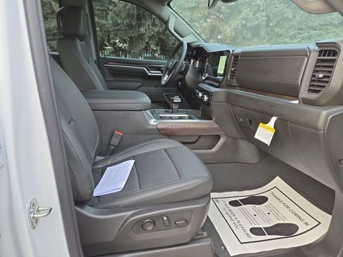 Used 2026 GMC Sierra 1500 SLT image 37