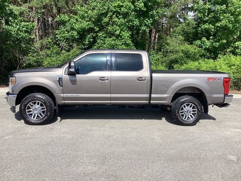 Used 2019 Ford F250 Lariat w/ Lariat Value Package AWD/4WD image 6