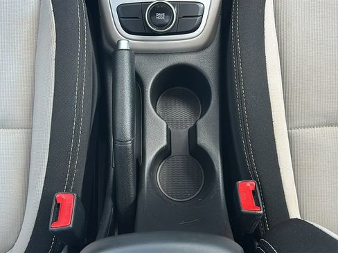 Used 2025 Hyundai Venue SEL FWD image 28