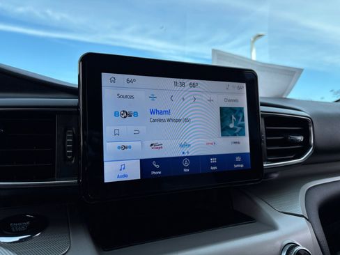 Used 2022 Ford Explorer XLT w/ Equipment Group 202A image 12