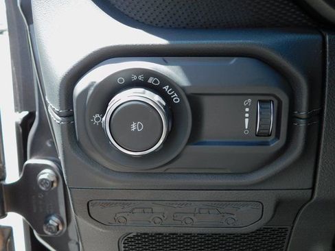 New 2025 Jeep Wrangler Unlimited Rubicon w/ Technology Group image 30