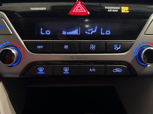 Used 2017 Hyundai Elantra Limited w/ Limited Tech Package 04 image 27