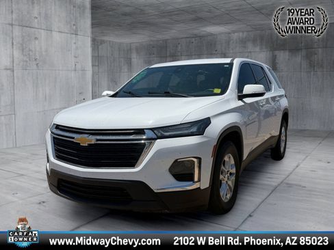 Used 2023 Chevrolet Traverse LS w/ Safety Package FWD image 1