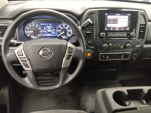 Used 2022 Nissan Titan S image 22
