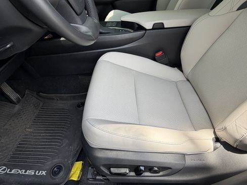 Used 2024 Lexus UX 250h F Sport FWD image 17
