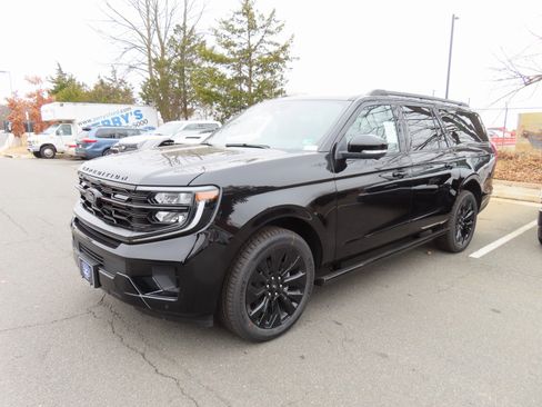 New 2025 Ford Expedition Max Platinum w/ Stealth Appearance Package image 3