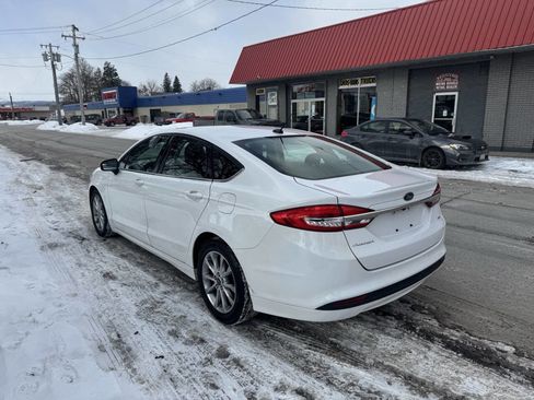 Used 2017 Ford Fusion SE image 6