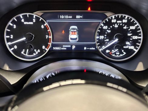 Used 2023 Nissan Rogue SV w/ SV Premium Package FWD image 13