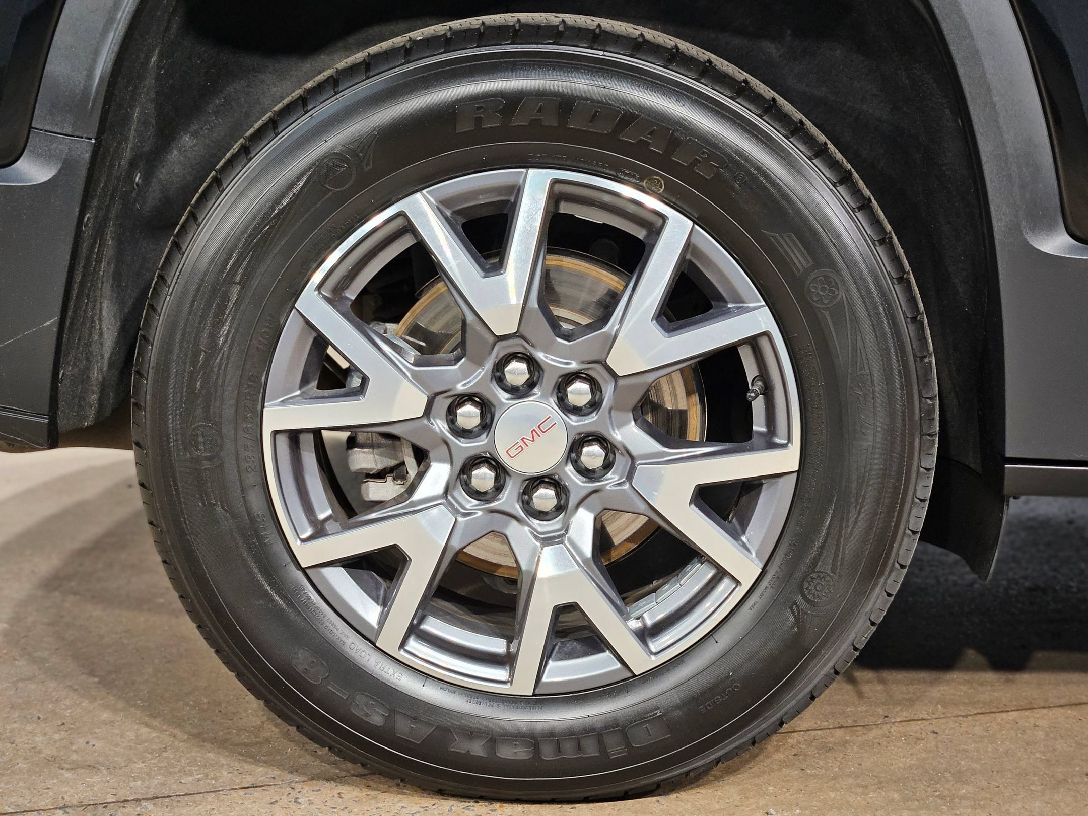 Used 2023 GMC Acadia SLT AWD/4WD image 17