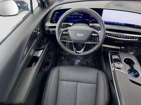 Used 2025 Cadillac Lyriq Sport RWD image 26