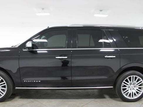 Used 2023 Ford Expedition Max Platinum image 6