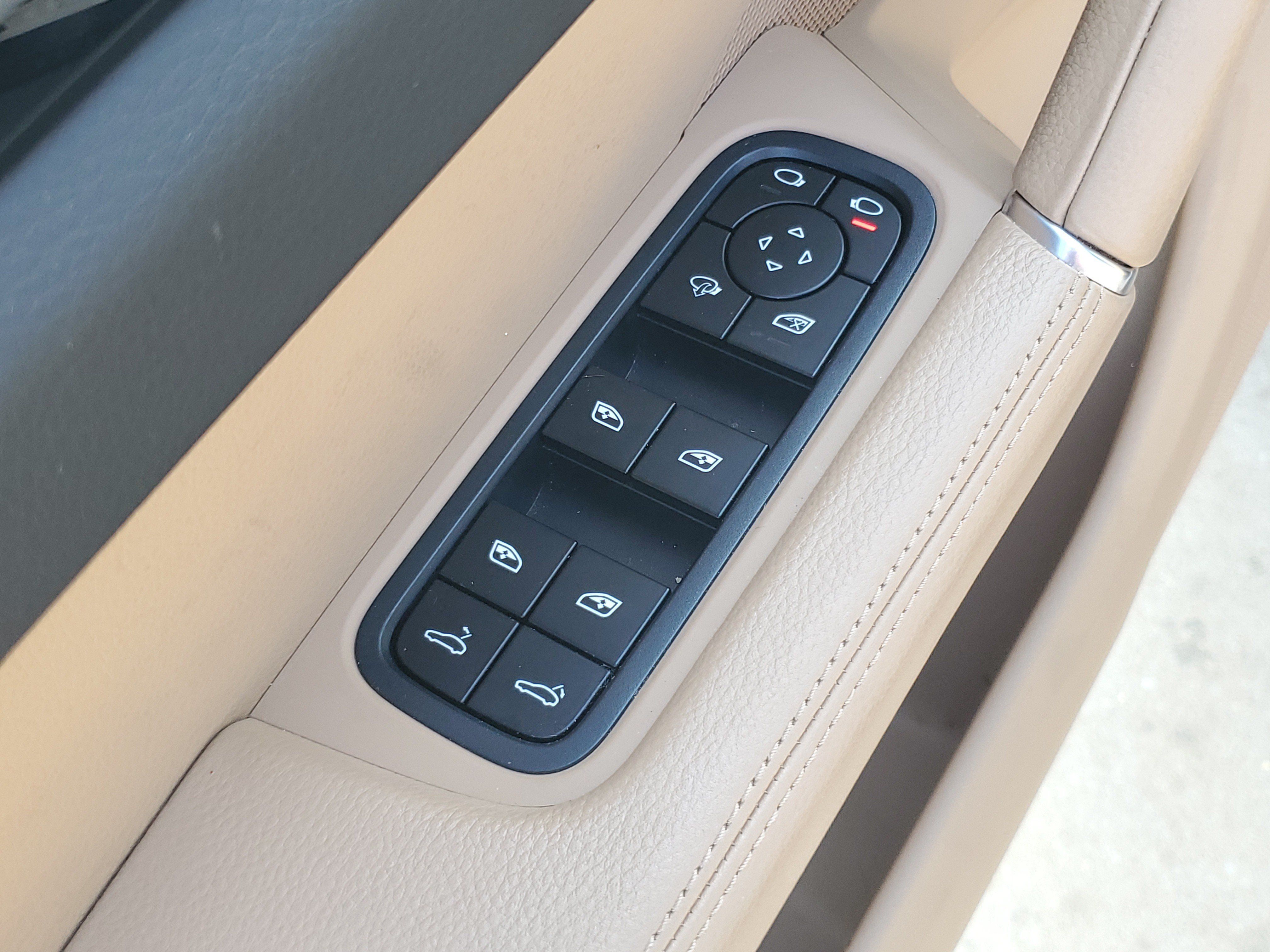 Used 2023 Porsche Cayenne Platinum Edition AWD/4WD image 14