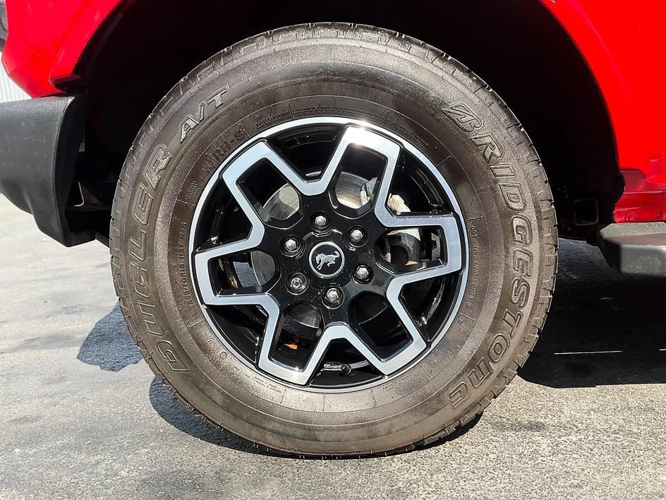 Used 2023 Ford Bronco Outer Banks AWD/4WD image 14