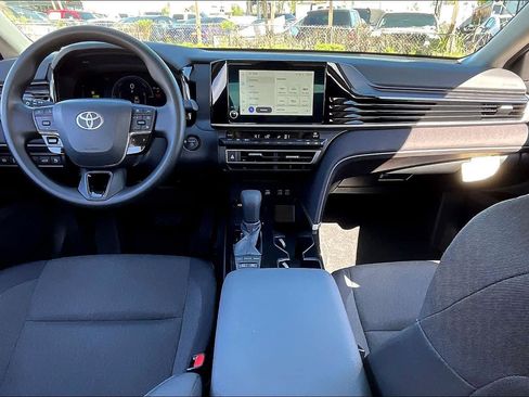 Used 2025 Toyota Camry LE image 14