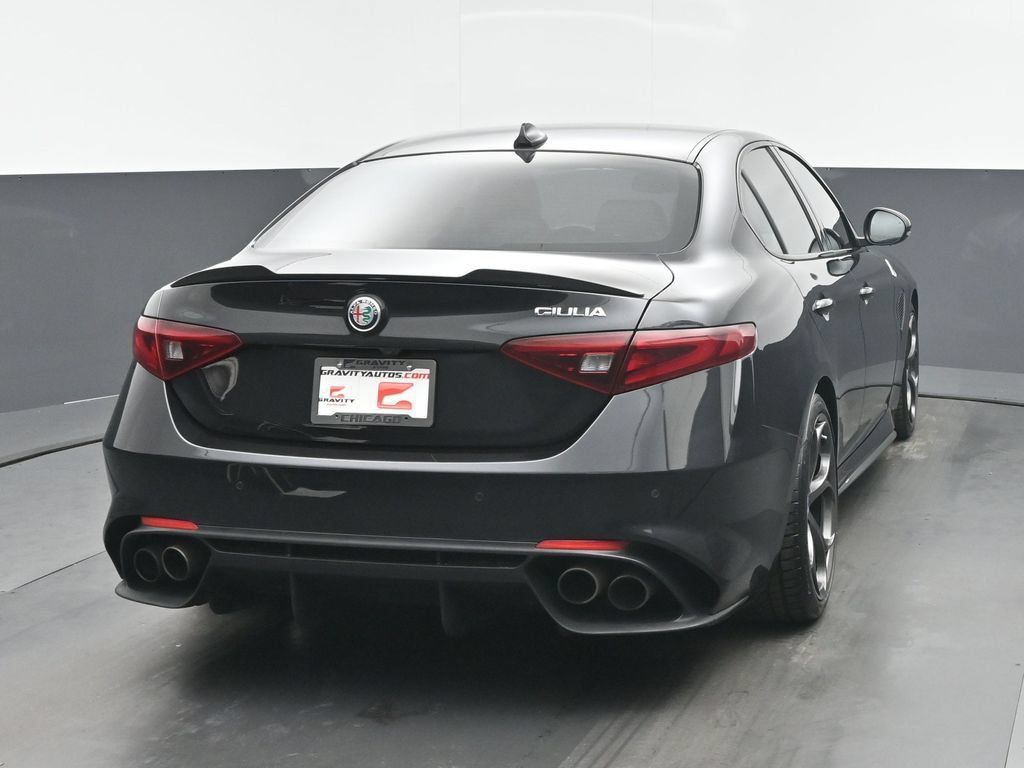 Used 2022 Alfa Romeo Giulia Quadrifoglio RWD image 4