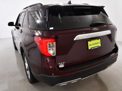 Used 2022 Ford Explorer XLT w/ Equipment Group 202A AWD/4WD image 14