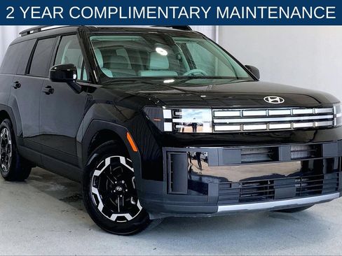 Used 2025 Hyundai Santa Fe SEL FWD image 1