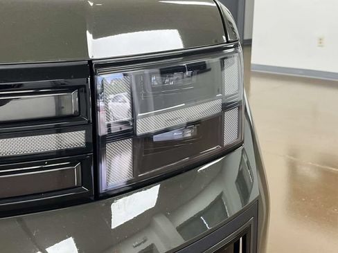 Certified 2025 Hyundai Santa Fe Limited FWD image 9