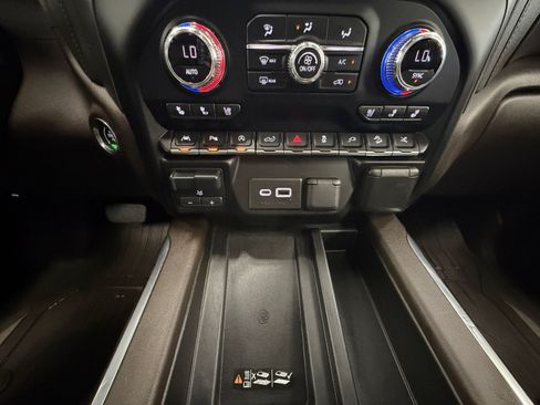Used 2021 GMC Sierra 1500 Denali w/ Denali Ultimate Package AWD/4WD image 23