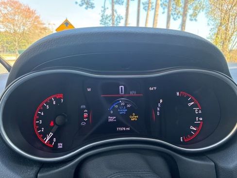 Used 2020 Dodge Durango SXT image 30