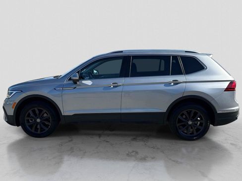 Used 2024 Volkswagen Tiguan SE AWD/4WD image 8
