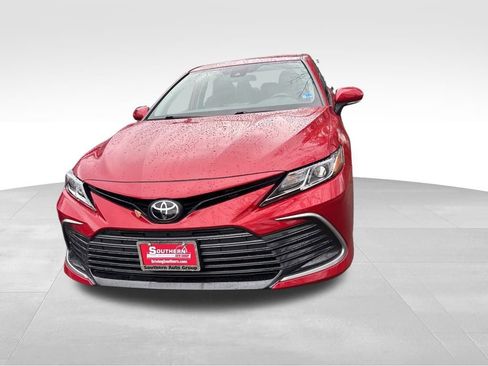 Used 2024 Toyota Camry LE image 3