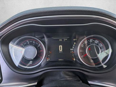 Used 2016 Dodge Challenger R/T image 10