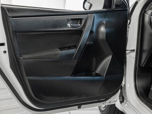 Used 2019 Toyota Corolla LE image 30