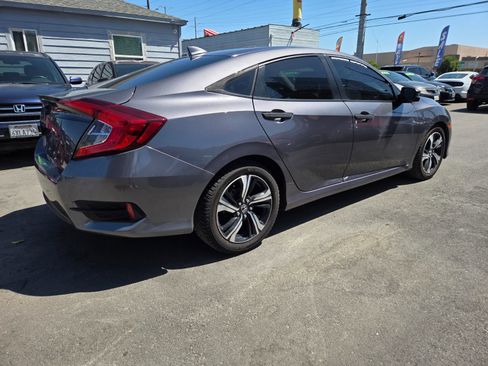 Used 2016 Honda Civic Touring image 4