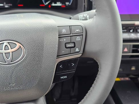 Used 2026 Toyota Camry XLE AWD/4WD image 29