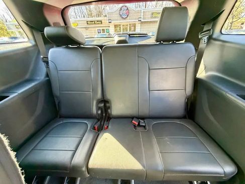 Used 2020 Chevrolet Traverse LT w/ LT Premium Package AWD/4WD image 14