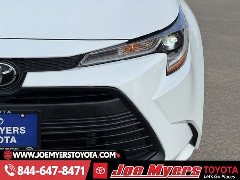 Used 2024 Toyota Corolla LE image 4