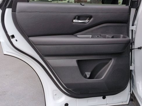 Used 2025 Nissan Pathfinder SL AWD/4WD image 29