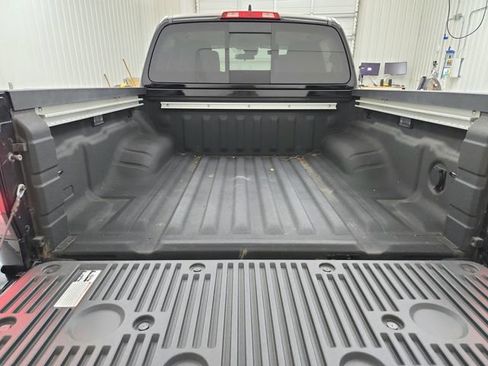 Used 2024 Nissan Frontier SV w/ SV Convenience Package RWD image 39