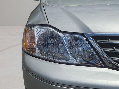 Used 2004 Toyota Avalon XL FWD image 12