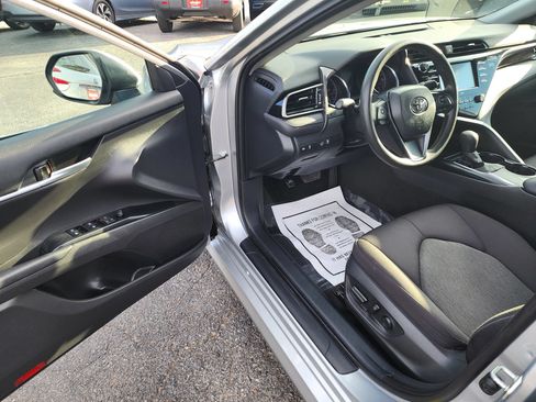 Used 2020 Toyota Camry LE FWD image 16