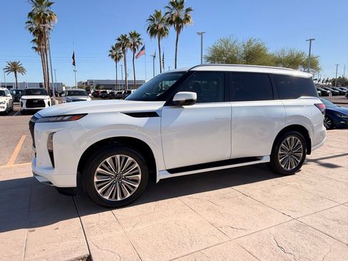 Certified 2026 INFINITI QX80 Luxe w/ Cargo Package AWD/4WD image 2