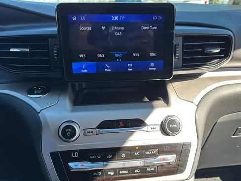 Used 2020 Ford Explorer XLT image 22