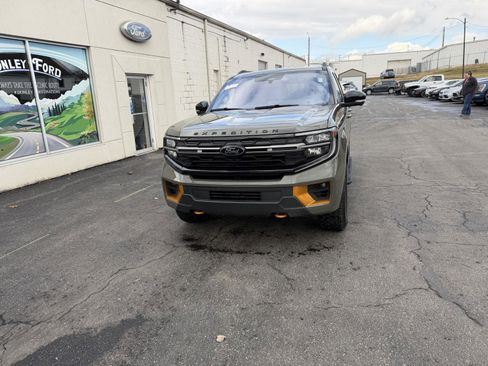 Used 2025 Ford Expedition Tremor image 9