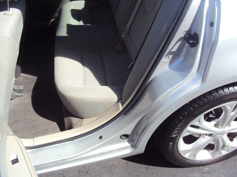 Used 2012 Ford Fusion SE FWD image 7