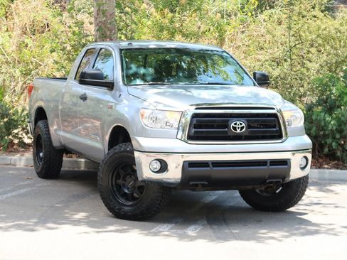 Used 2010 Toyota Tundra 4x4 Double Cab image 2