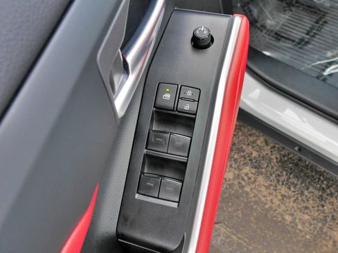 Used 2023 Toyota Highlander XSE FWD image 22