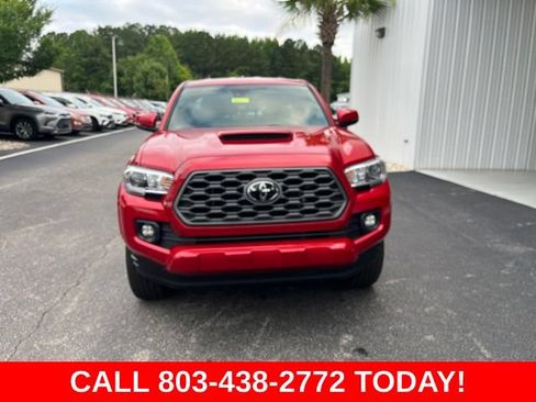 Used 2022 Toyota Tacoma TRD Sport w/ TRD Premium Sport Package AWD/4WD image 39