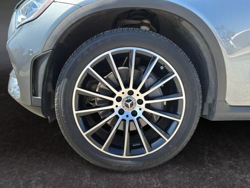 Used 2021 Mercedes-Benz GLC 300 w/ AMG Line image 9