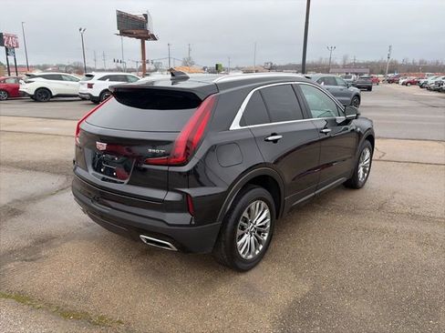 Used 2025 Cadillac XT4 Premium Luxury image 6