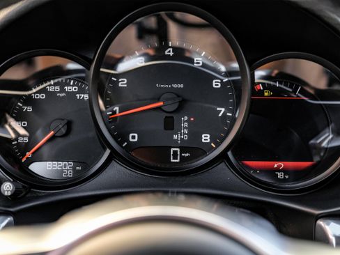 Used 2017 Porsche 718 Boxster image 14