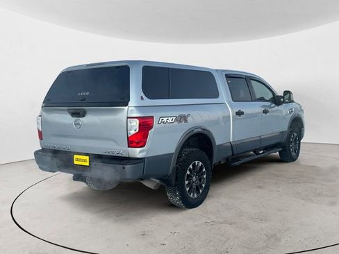 Used 2018 Nissan Titan PRO-4X w/ Pro-4x Convenience Package AWD/4WD image 5