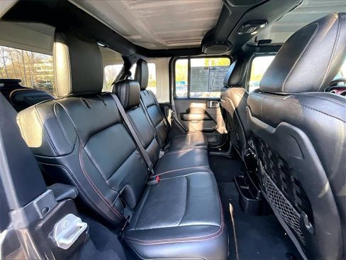 Used 2018 Jeep Wrangler Unlimited Rubicon image 16